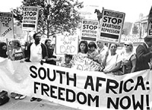 Protestors outside the South African Embassy in London in August 1990.   [Anti-Apartheid Movement/Bodleian Library]