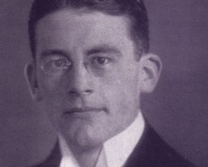 Carl_Schmitt_als_Student_1912-554x446